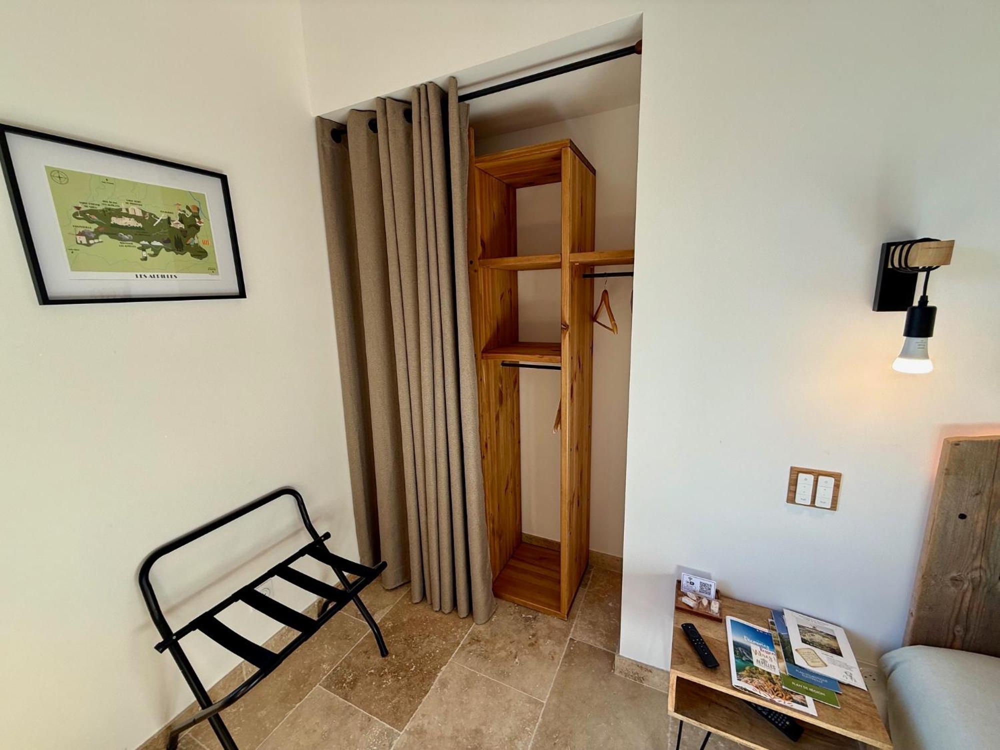 Mas Campau Bed & Breakfast Fontvieille Oda fotoğraf